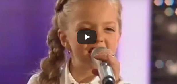 Die 11-Jährige versucht sich an einem schwierigen Song – Sekunden später ist das Publikum sprachlos