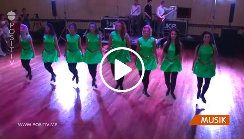 8 Brautjungfern tanzen einen Irischen Tanz – schau, wenn der Bräutigam sich ihnen anschließt!