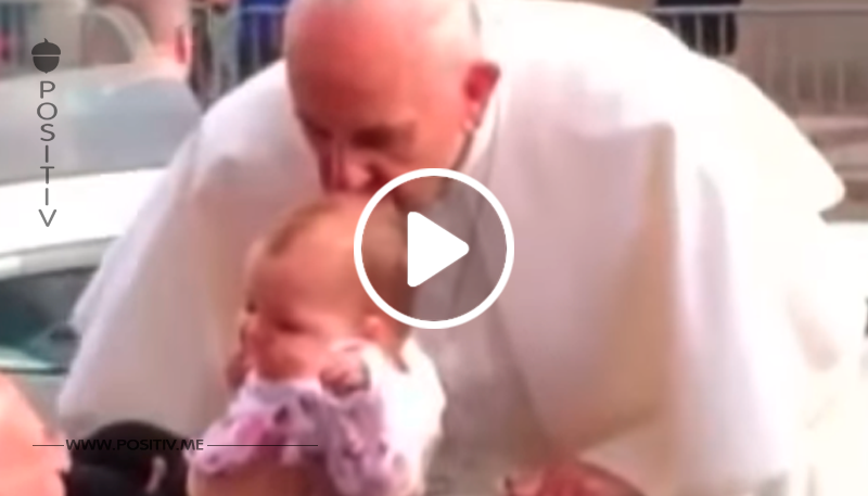 Papst Franziskus küsst Baby auf den Kopf – 2 Monate staunen Eltern über ein Wunder	