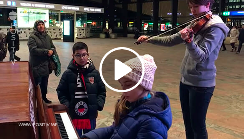 9-Jährige spielt „Hallelujah“ am Bahnhof: Als auch ihre Schwester einstimmt, herrscht Gänsehaut am ganzen Körper