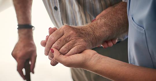 Altersheime schließen! Pflegebevollmächtigter fordert Personaluntergrenze