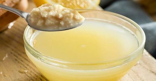 Hausmittel bei Blasenentzündung: Meerrettich-Zitronensaft hilft!