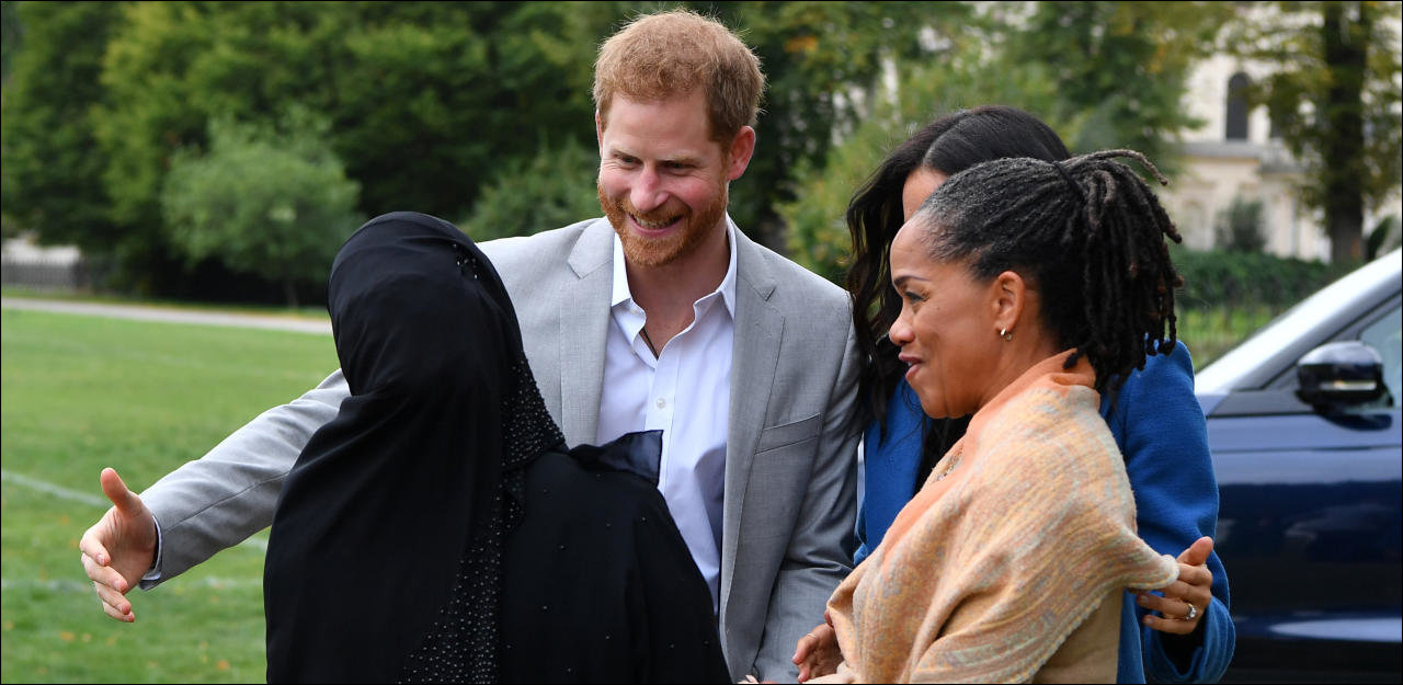 Prinz Harry weiß nicht, wie er Muslima begrüßen soll