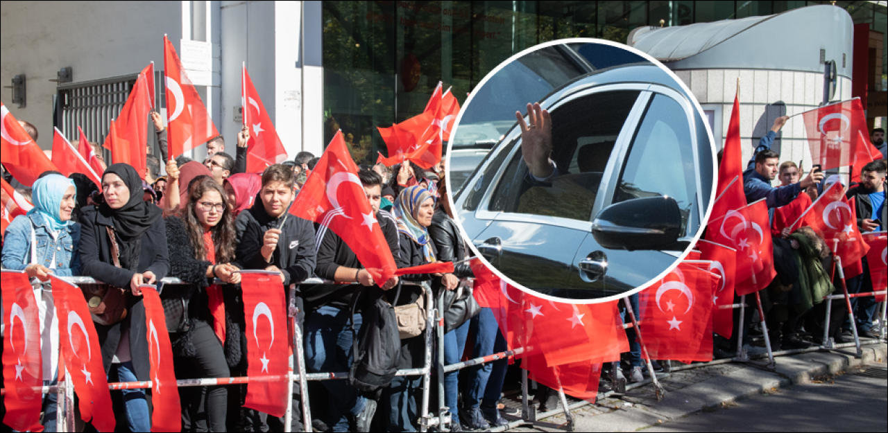 Erdogan zeigt in Berlin Islamistengruß