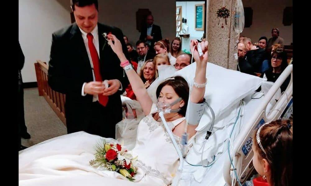 Frau mit Krebs heiratet im Krankenhaus – 18 Stunden später sieht Mann in ihre Augen und staunt