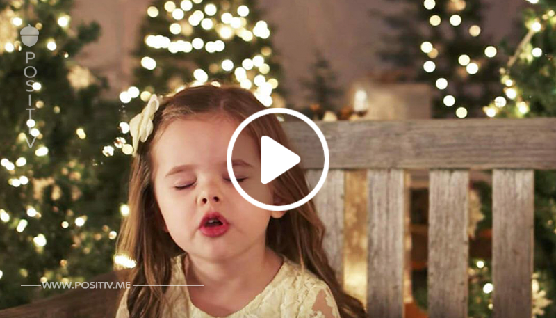 4 Jährige bettelt, Weihnachtslied singen zu dürfen – schau dir unbedingt ihren Auftritt an
