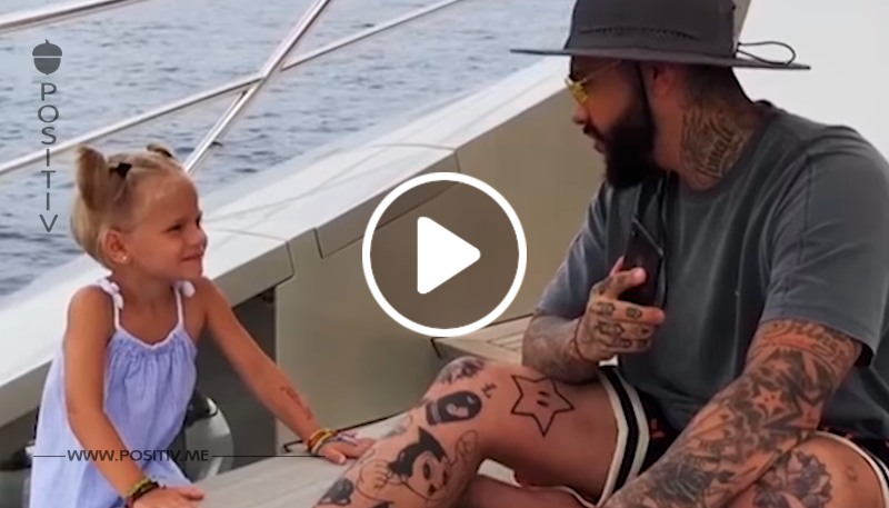4-jähriges Mädchen wirft Handy des Vaters ins Meer, weil er nicht mit ihr spielen wollte.