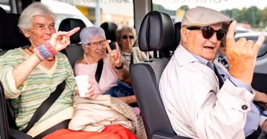 Rockende Rentner: Altenheim-Bewohner besuchen das Wacken Festival