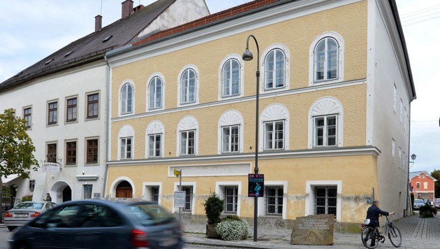Die Polizei zieht in Hitlers Geburtshaus ein