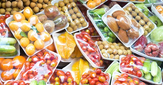 Kein Gemüse mehr in Plastik eingepackt? EU Parlament berät über Verbot von Plastik Verpackungen