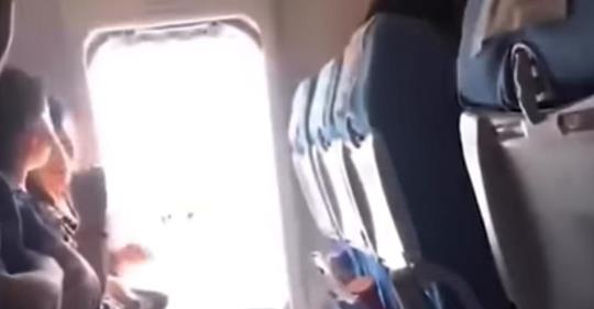 Passagierin öffnet Notausgangstür in Flugzeug, da es ihr 'zu stickig' war