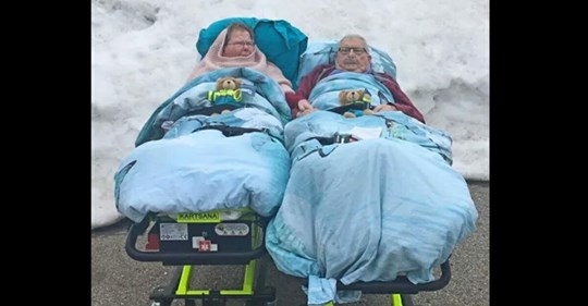 Im Sterben liegendes Ehepaar sieht noch einmal gemeinsam Schnee: Sanitäter erfüllt letzte Wünsche