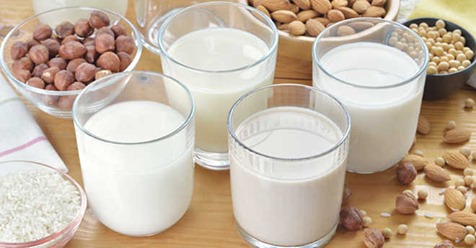 Pflanzendrinks: Was steckt in den Milch Alternativen?