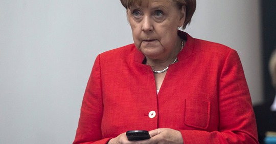 Angela Merkel: So läuft ihr 500 Milliarden Telefon-Marathon!