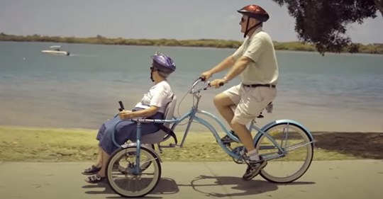 Seine Frau hat Alzheimer – er hat ihr ein Fahrrad gebaut, damit sie zusammen fahren können