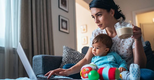 Lebenslang weniger Gehalt: Mütter verdienen deutlich weniger als kinderlose Frauen