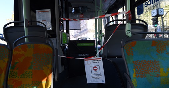Maskenverweigerer prügelt Busfahrer hirntot