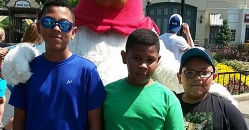 10 jähriger erhält nach Unfall in Freizeitpark weiter lebenserhaltende Maßnahmen – sein Bruder (11) starb