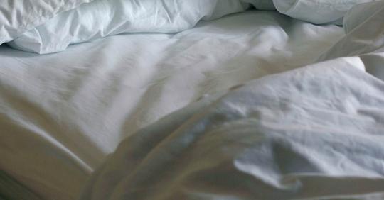 Wie oft sollte man seine Bettwäsche wechseln? Die Antwort überrascht!