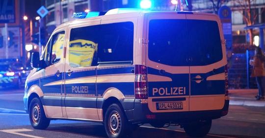 Todesangst: Polizistinnen flüchten vom Tatort   werden bestraft