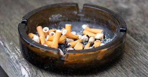 Ein paar einfache Tipps, wie man den Geruch von Zigarettenrauch in der Wohnung beseitigen kann