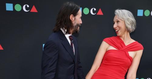 Selten! Keanu Reeves turtelnd mit Freundin auf Red Carpet