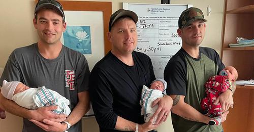 Drei Feuerwehrmänner aus derselben Feuerwache werden innerhalb von 24 Stunden Väter
