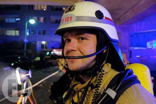 DHL-Bote hört Rauchmelder in Kita und wird zum Held