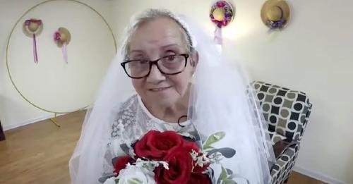 Diese 77 jährige Frau hat beschlossen, sich selbst zu heiraten. Hier sind ihre Gründe